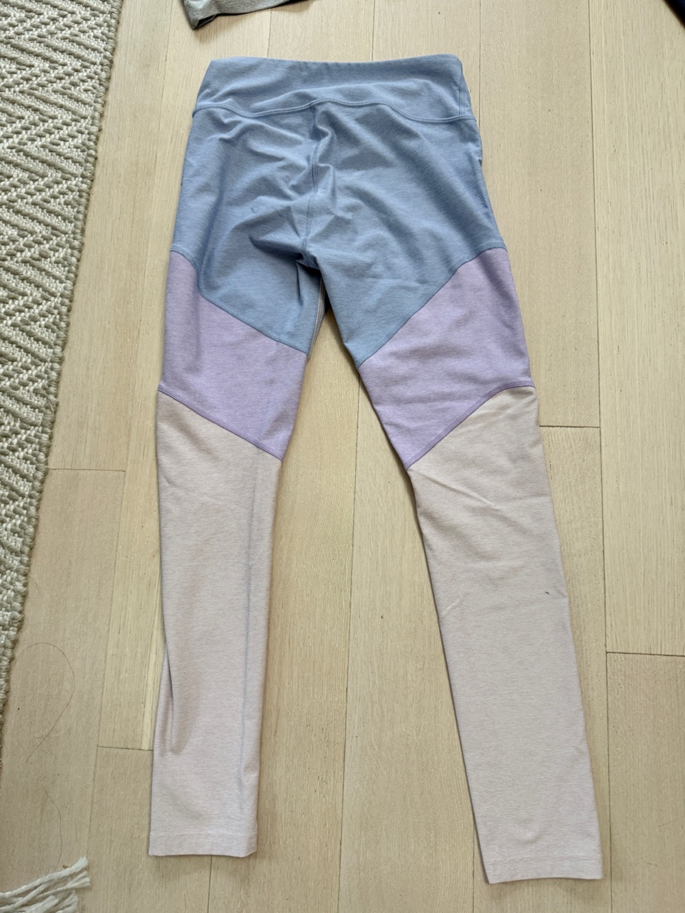 Outdoor Voices Bundle  - 2x Color blocked Leggings + 2x Cropped Tops (Size S) - Picture 9 of 12